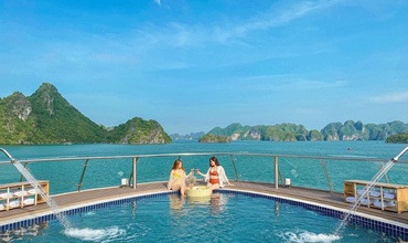 Pocket 5 virtual living corners "thousands of likes" on Ha Long cruise