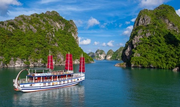 Ha Long Bay weather: What month should you travel to Ha Long and what is the most beautiful season?
